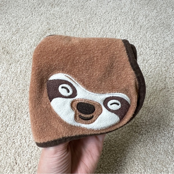 Fred | Sloth Bib - Picture 8 of 8